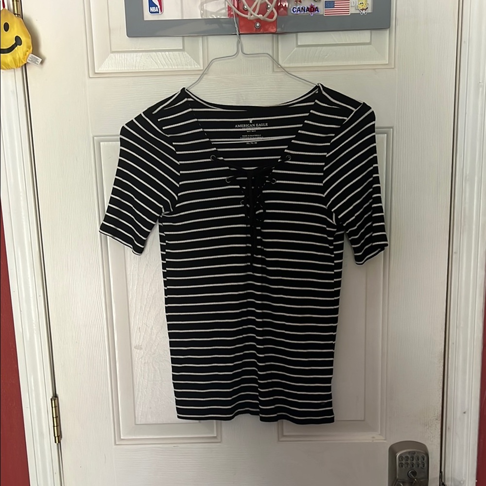 American Eagle Outfitters Black and White Short Sleeve Fitted T-Shirt